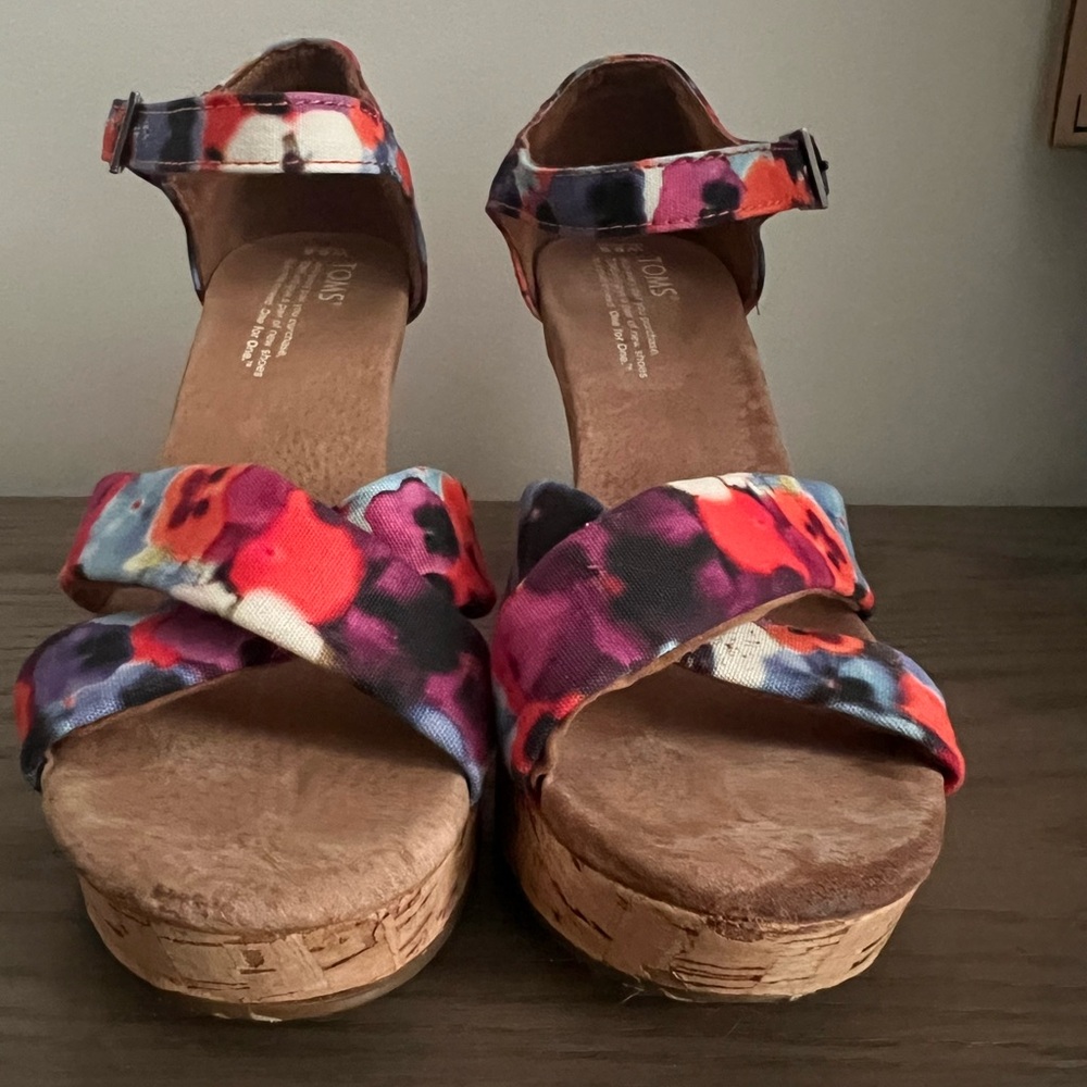 Toms Multicolor Floral Wedges